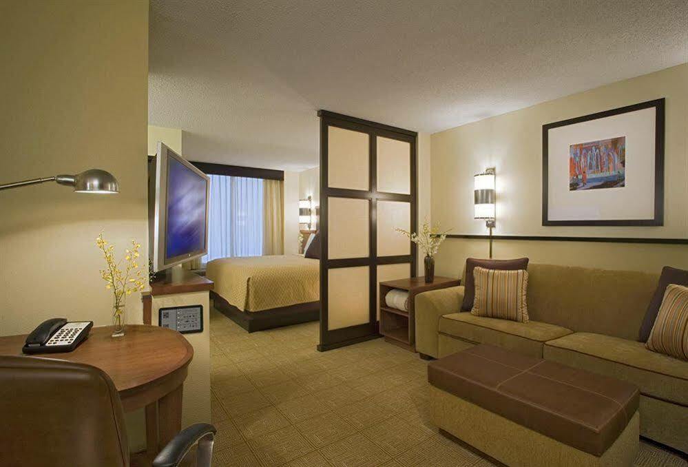 Hyatt Place Sugar Land Exterior photo